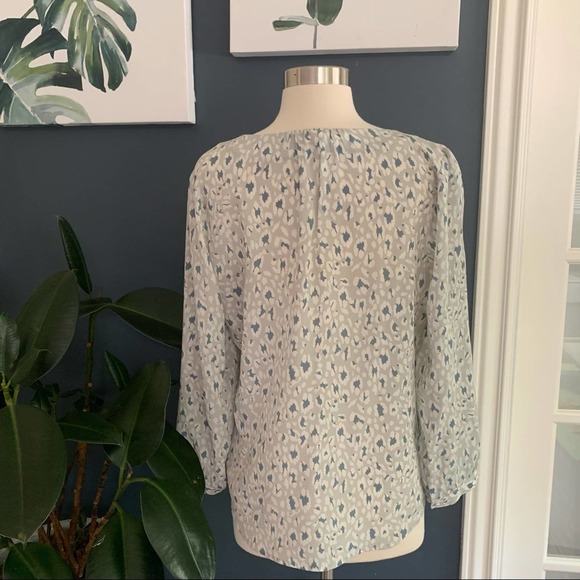Joie‎ Silk Pearline Leopard Silk L/S Blouse. S - Picture 4 of 10